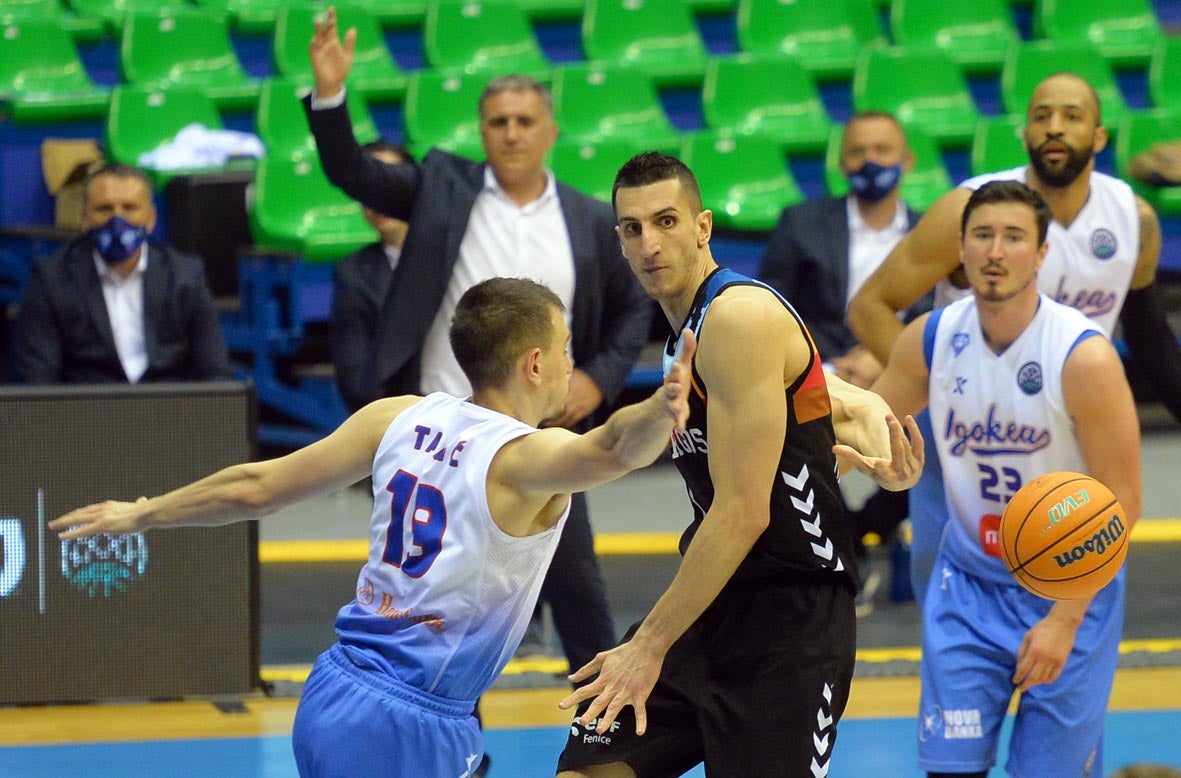 Fotos: El San Pablo vence al Igokea