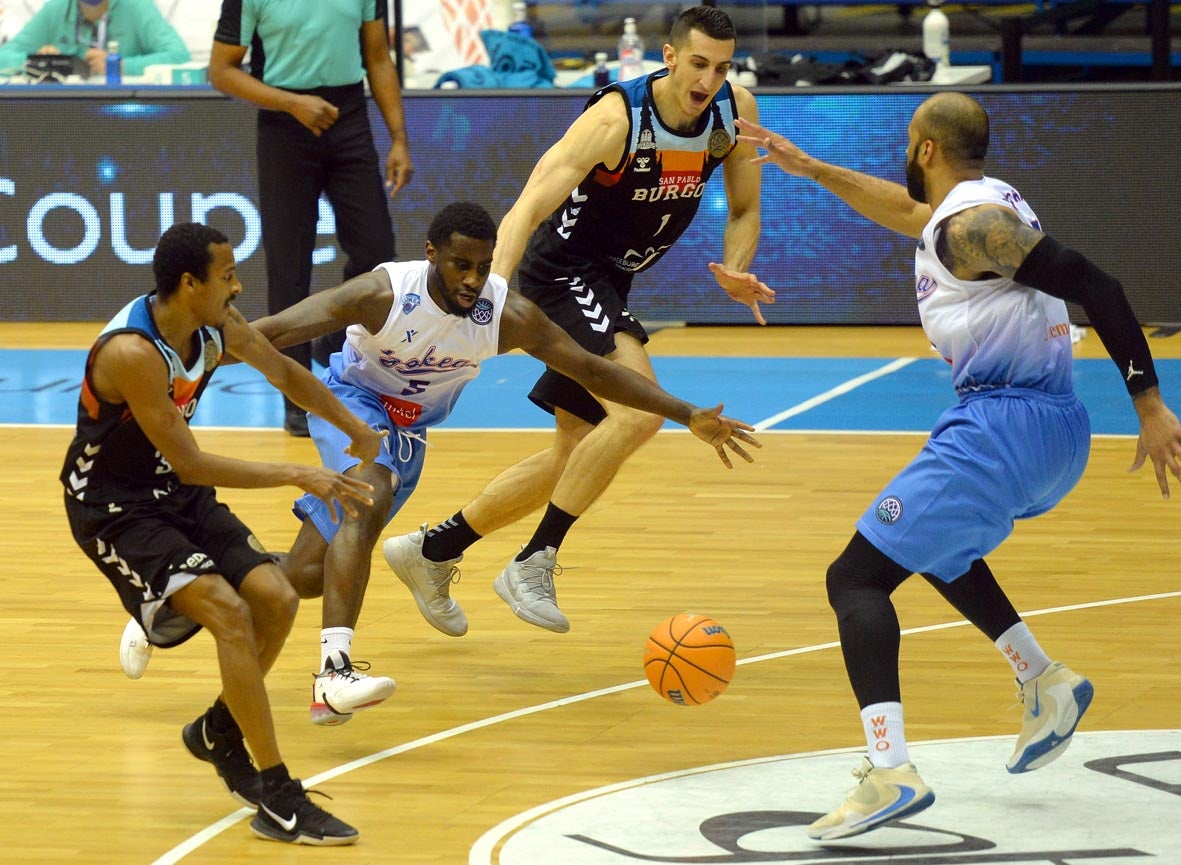 Fotos: El San Pablo vence al Igokea