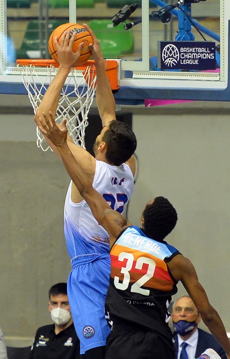 Fotos: El San Pablo vence al Igokea