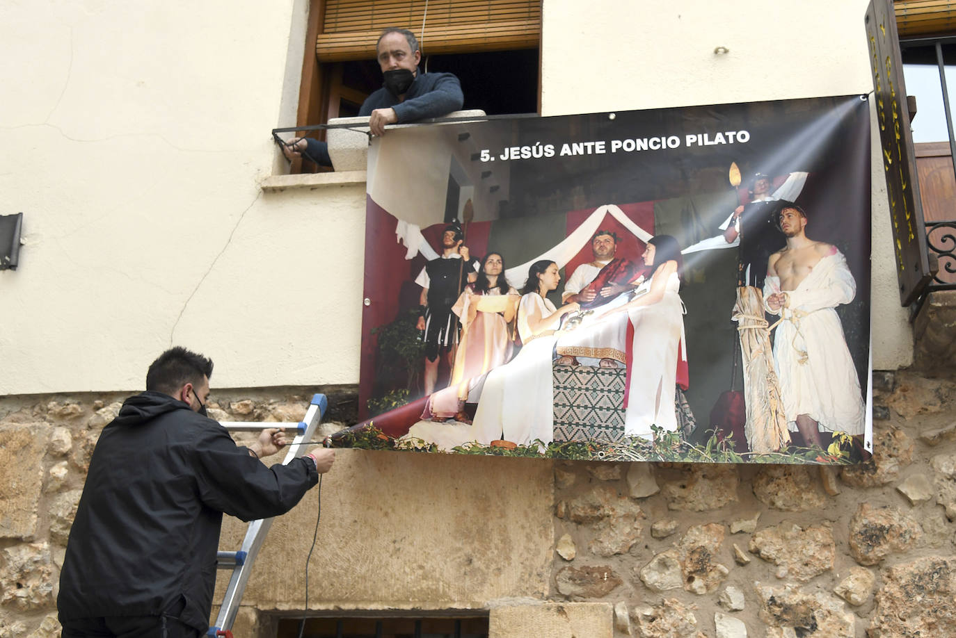 Fotos: Covarrubias revive su Pasión Viviente con un Vía Crucis Fotográfico