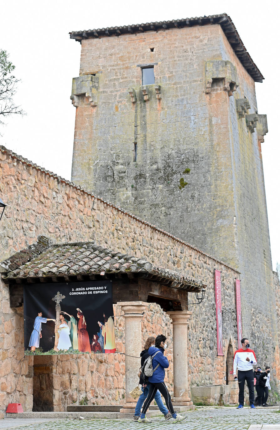 Fotos: Covarrubias revive su Pasión Viviente con un Vía Crucis Fotográfico