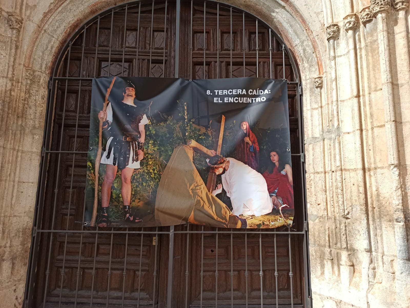 Fotos: Covarrubias revive su Pasión Viviente con un Vía Crucis Fotográfico