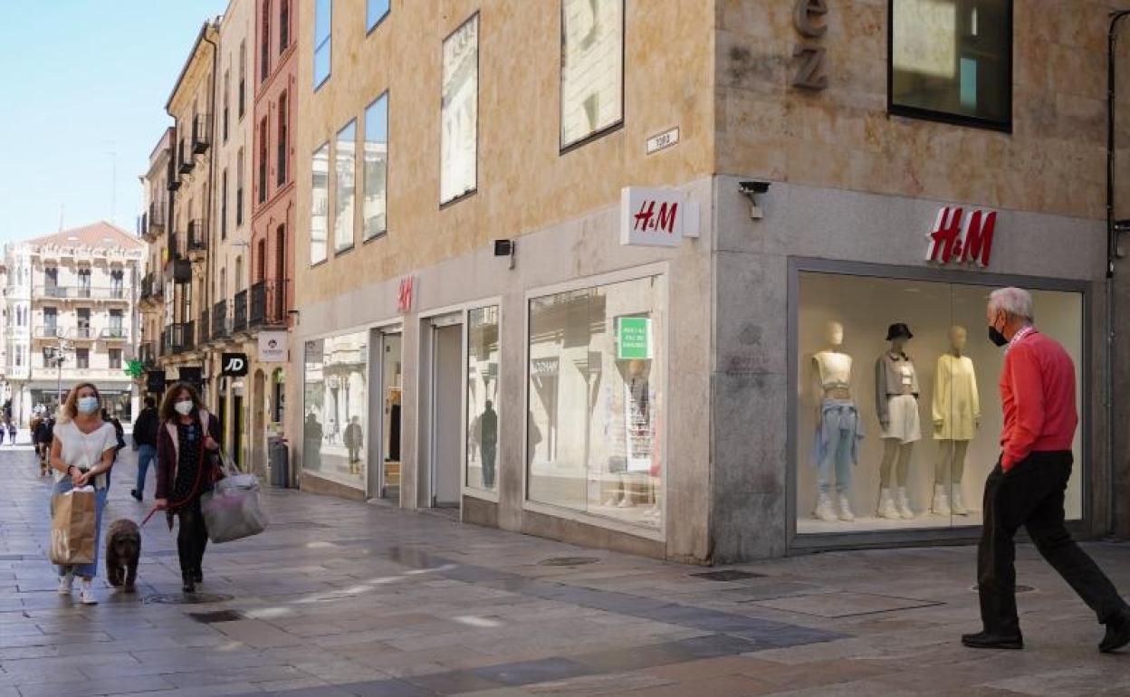 Tienda de H&M en la calle Toro de Salamanca.