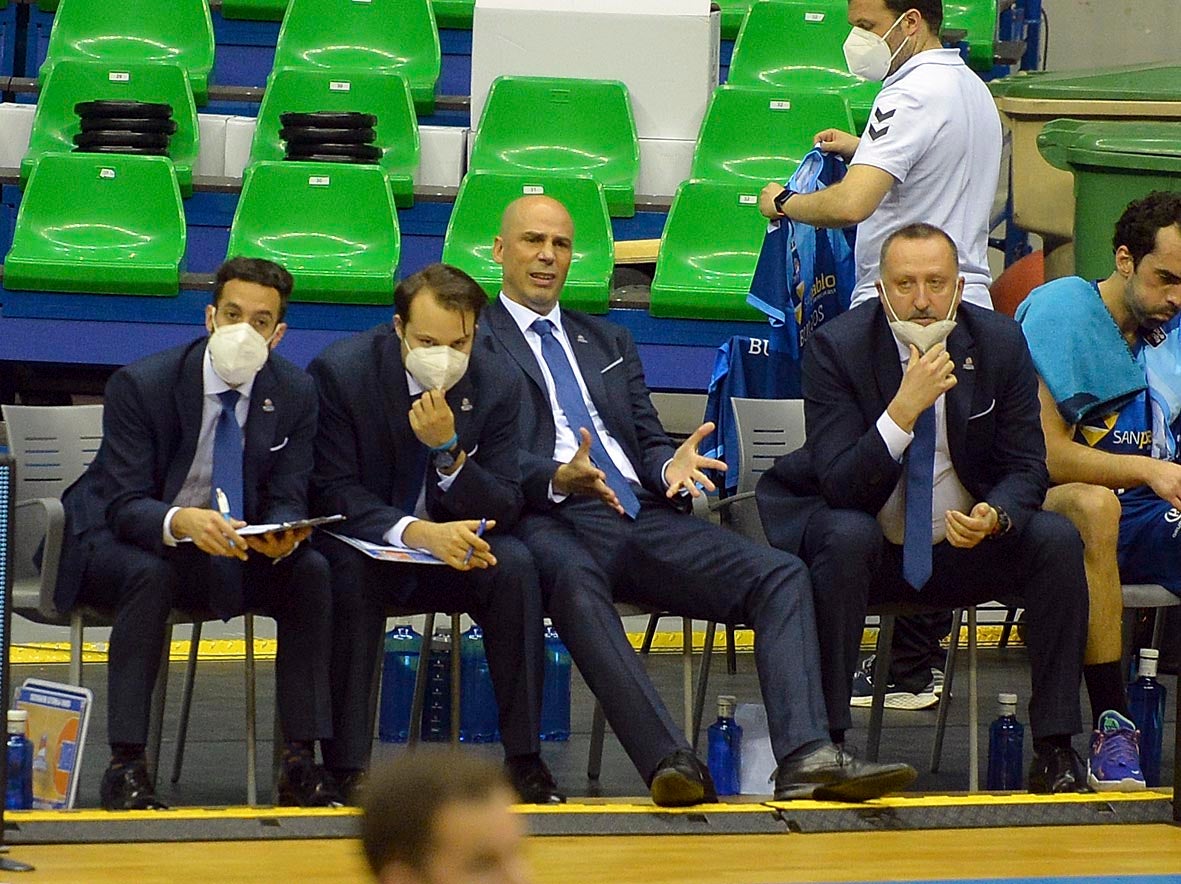 Fotos: El San Pablo vuelve a caer ante el Lenovo Tenerife