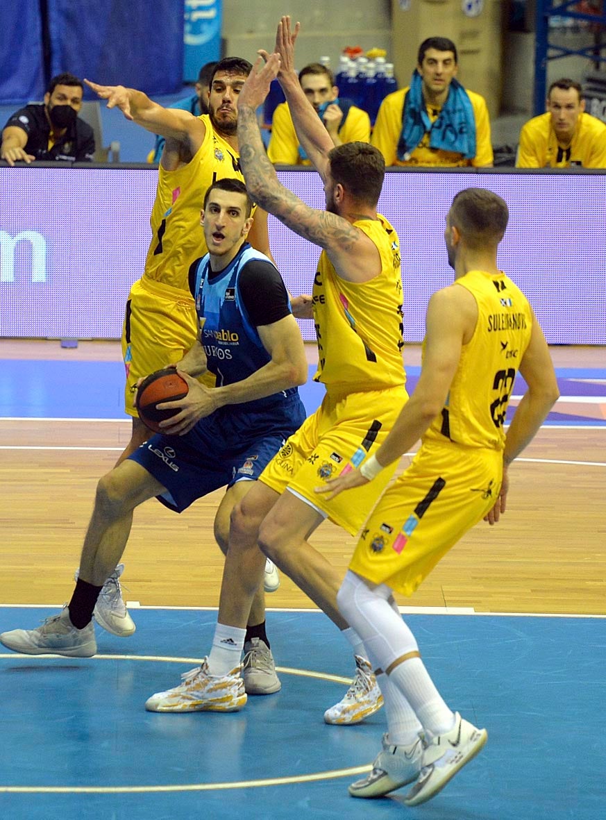 Fotos: El San Pablo vuelve a caer ante el Lenovo Tenerife