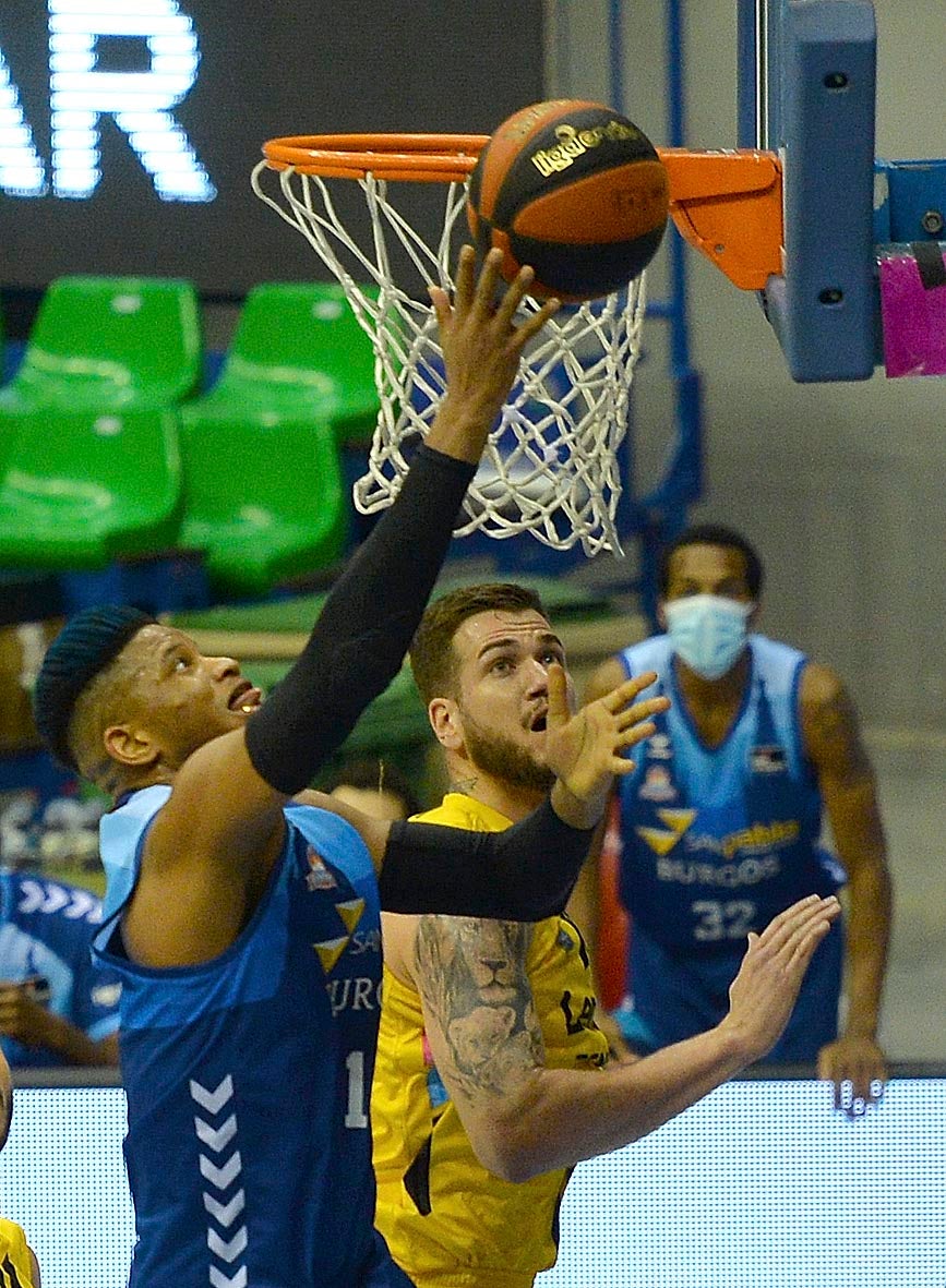 Fotos: El San Pablo vuelve a caer ante el Lenovo Tenerife