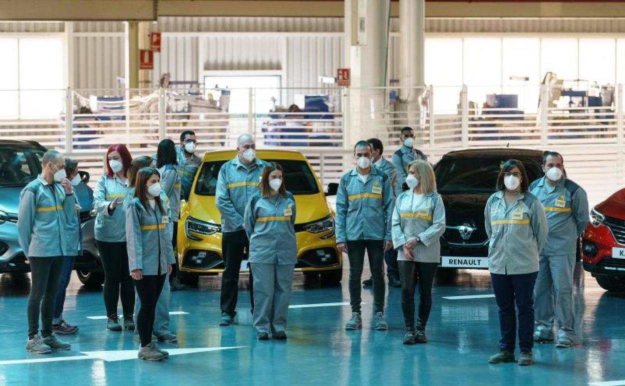 Empleados de Renault, en la presentación del plan industrial el mes pasado.