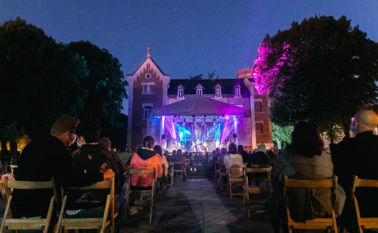 La programación estival de 2020 también incluyó actuaciones en el Palacio de la Isla.