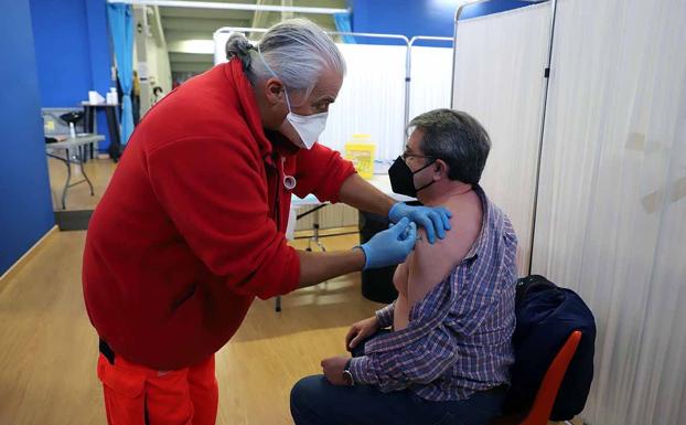 10 de cada 100 burgaleses ha recibido las dos dosis de la vacuna frente a la covid-19