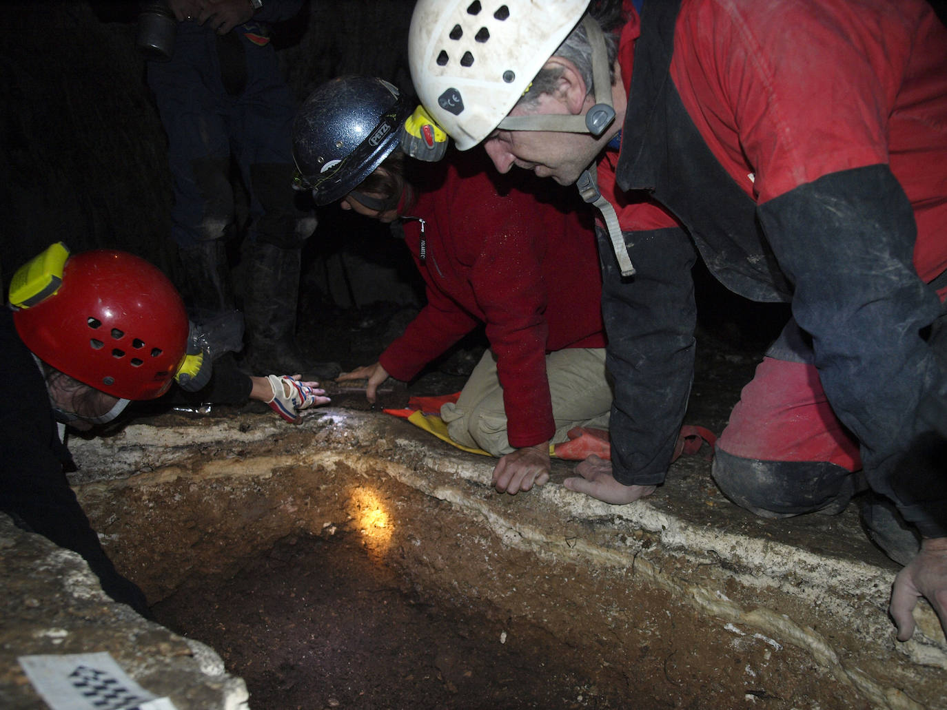 Fotos: Recuperan ADN nuclear de individuos neandertales a partir del sedimento de Atapuerca