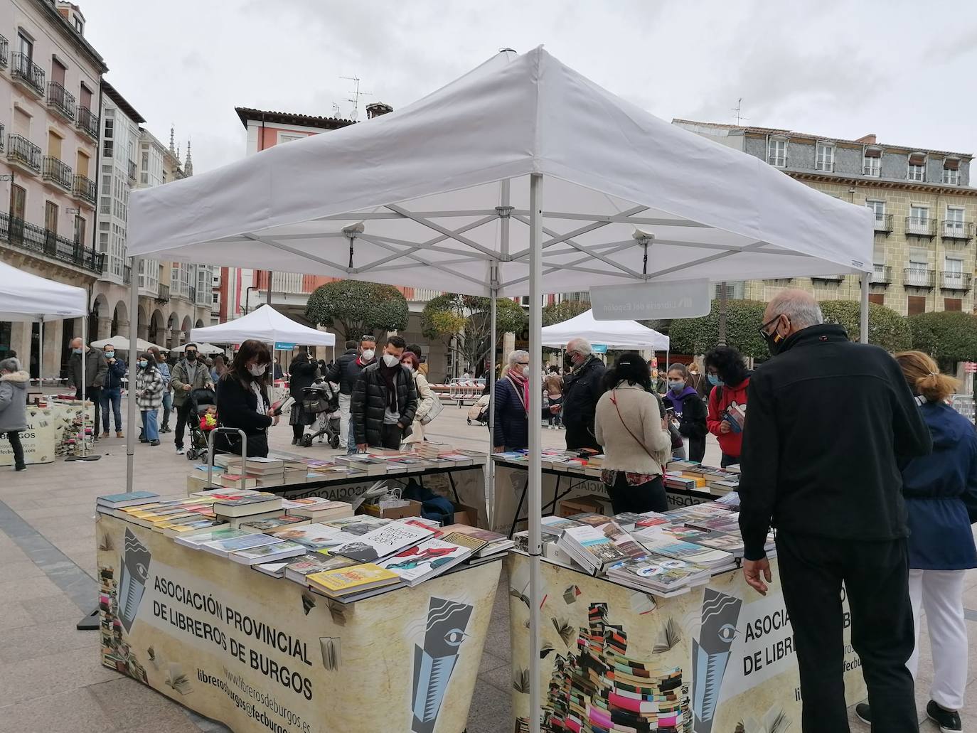 Fotos: Los libreros de Burgos vuelven a las calles