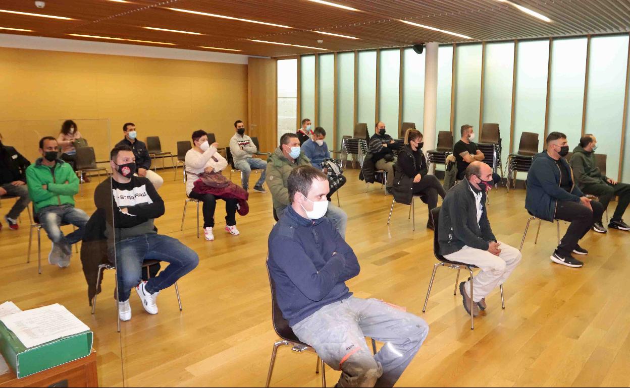 Los acusados, en la Audiencia Provincial.