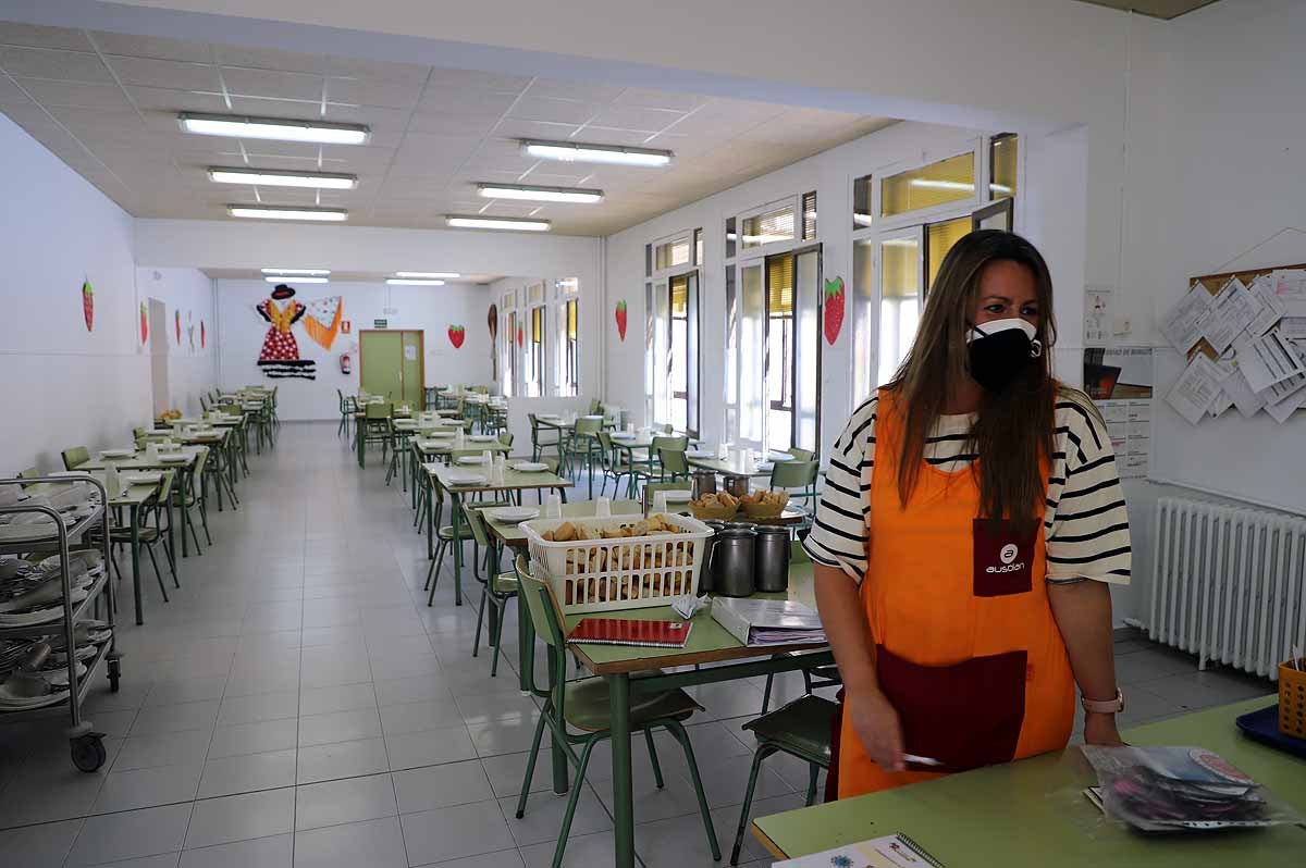 Cocina de Ausolan donde cada día se cocinan platos para más de personas. 