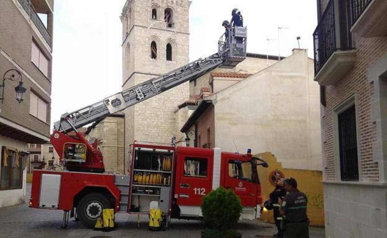 Imagen de archivo de una actuación de los bomberos de Aranda de Duero.