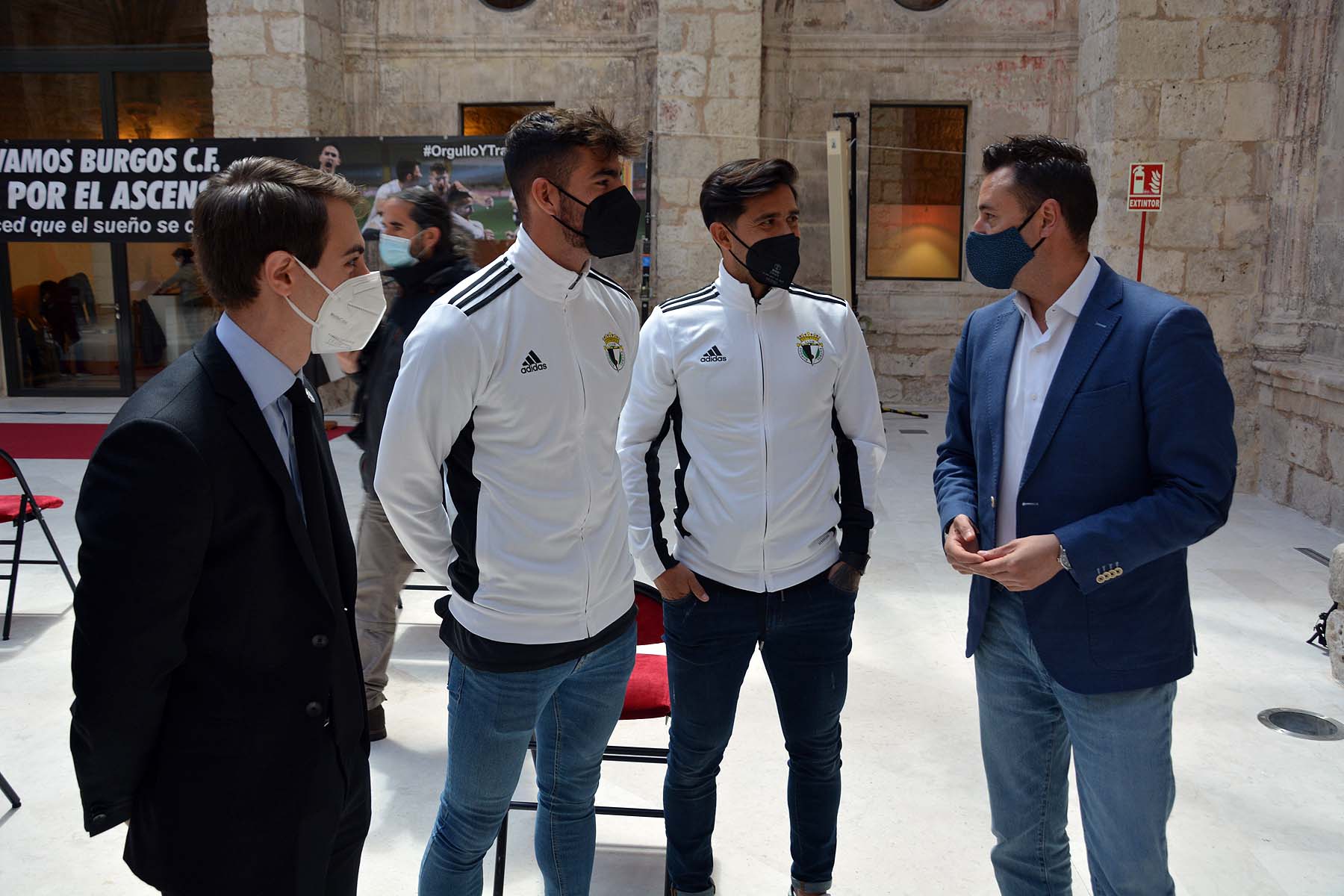 Fotos: El Ayuntamiento da alas al Burgos CF en su lucha por el play off