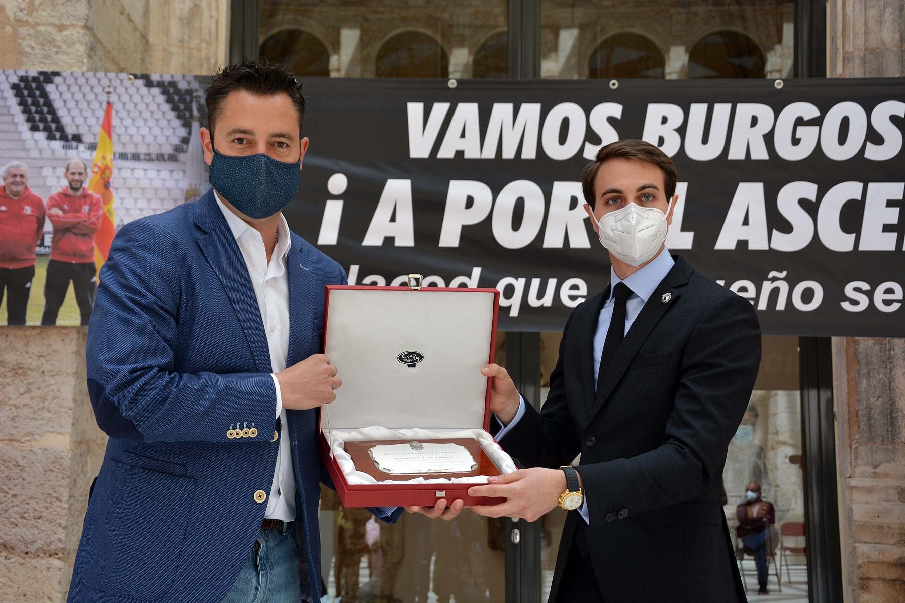 Fotos: El Ayuntamiento da alas al Burgos CF en su lucha por el play off