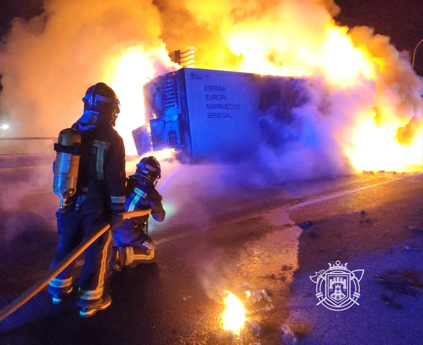 Los Bomberos de Burgos han sofocado un incendio de un camión en el término municipal de Rubena.