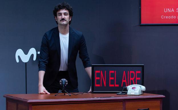 Miki Esparbé protagoniza junto a Javier Gutiérrez la serie 'Reyes de la noche', que hoy emite Movistar.