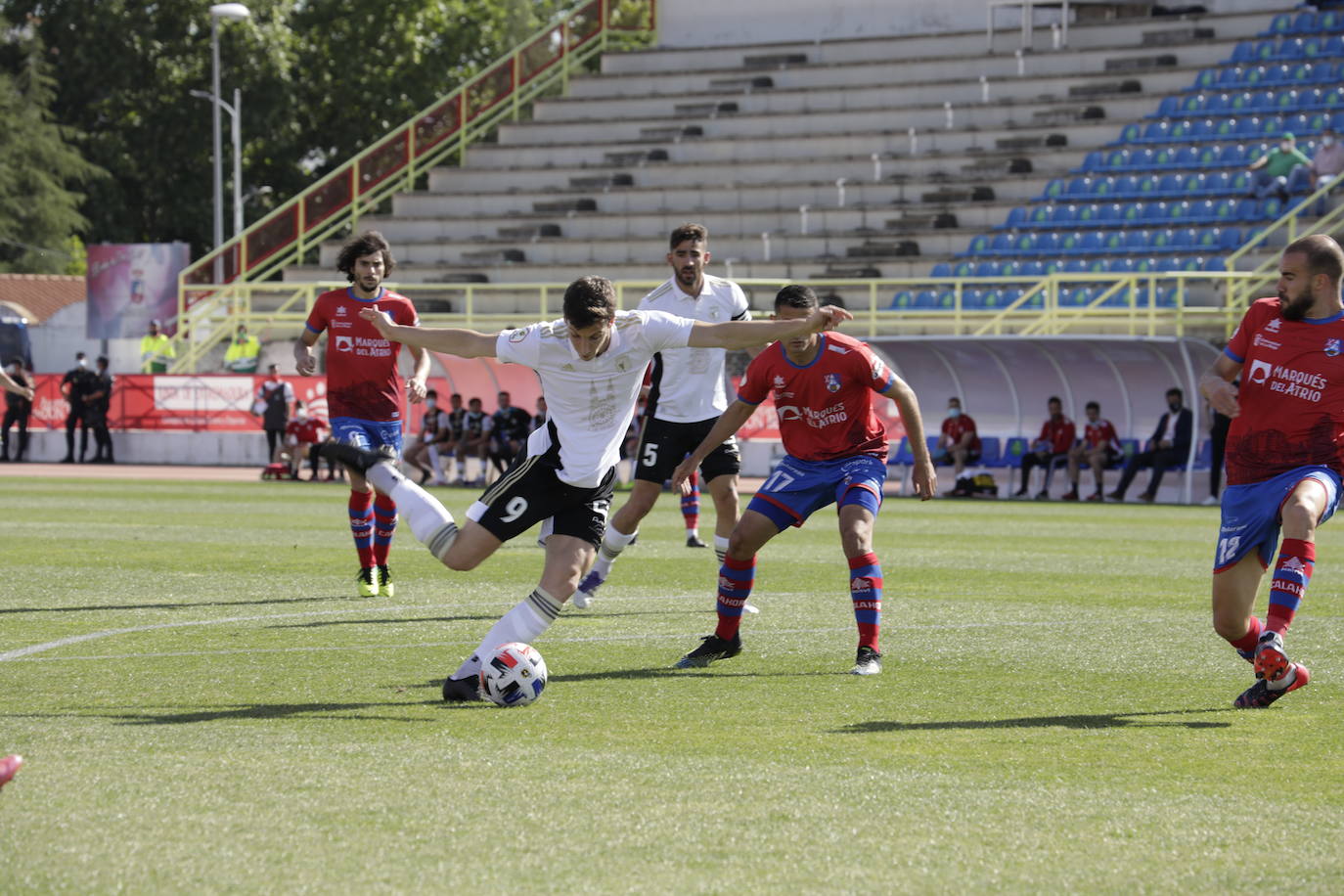 Fotos: Echa un vistazo a las imágenes del partido Burgos CF-CD Calahorra