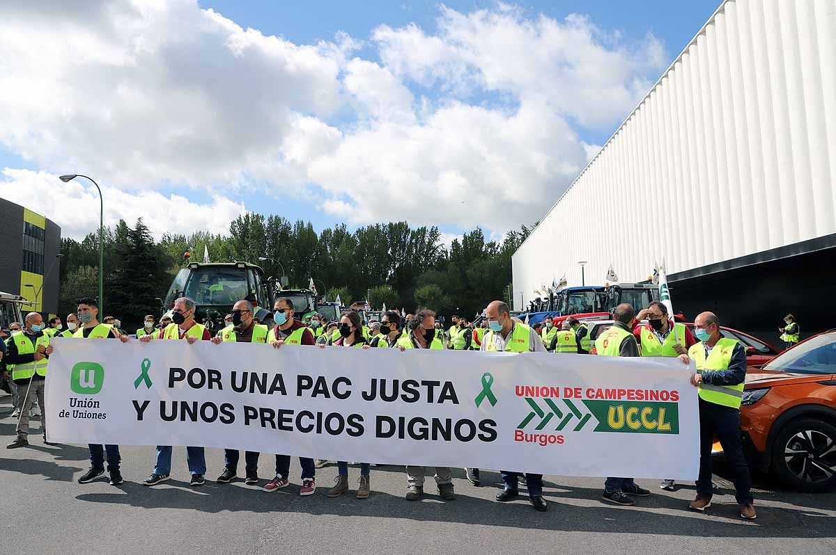 Fotos: Agricultores y ganaderos exigen en Burgos una PAC para los profesionales y los que paguen la Seguridad Social Agraria