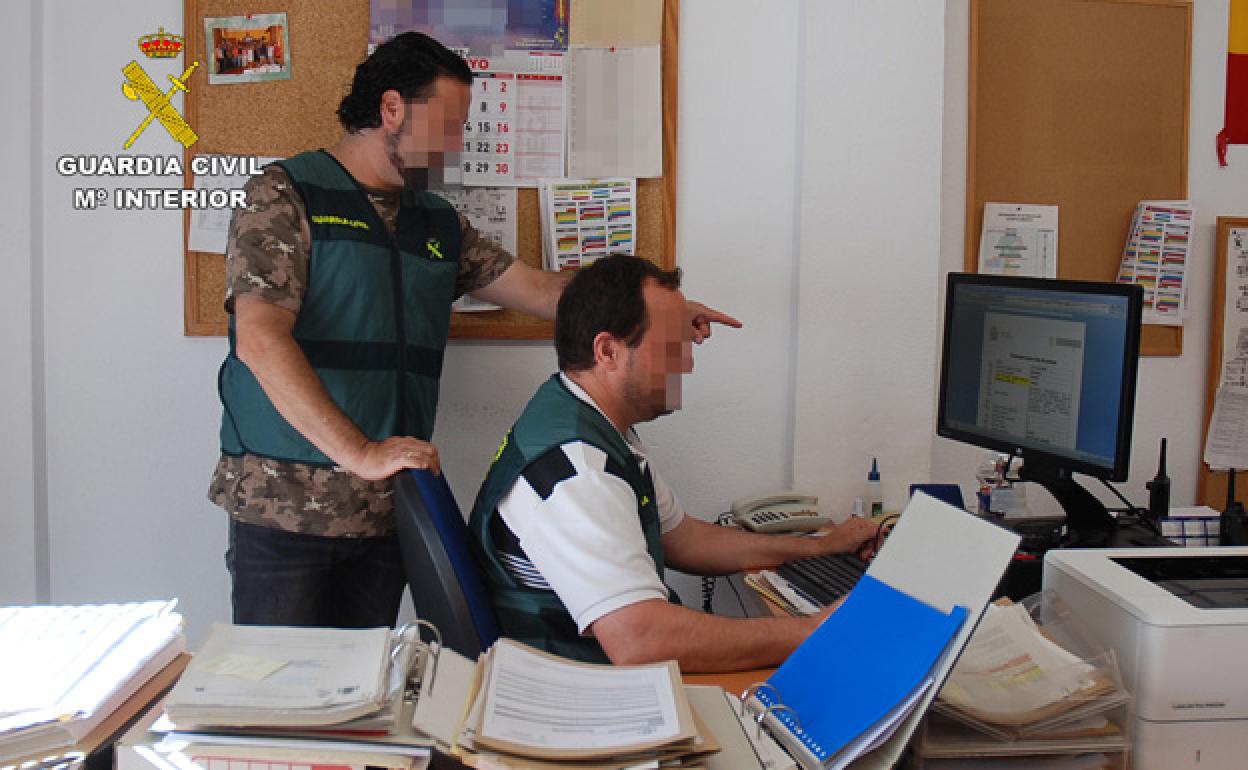 La Guardia Civil durante el largo proceso de investigación. 