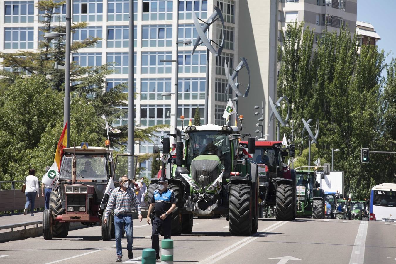 Fotos: Tractorada en Valladolid por una PAC justa