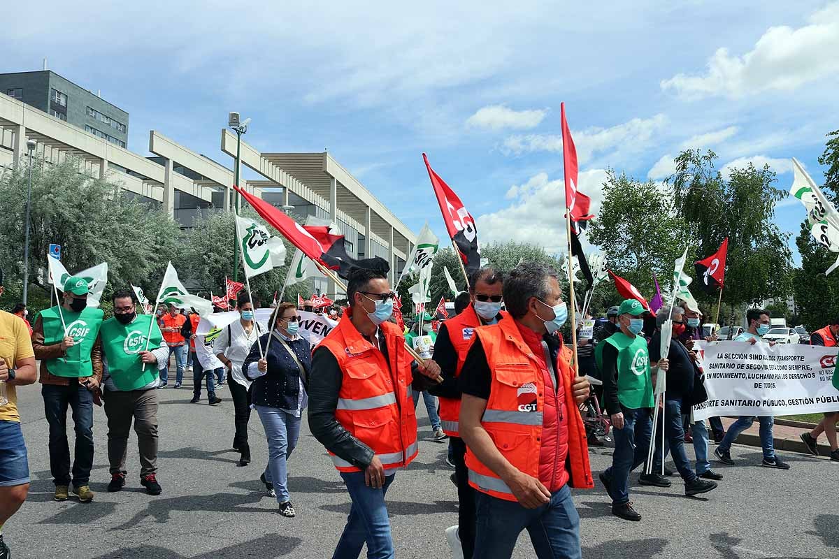 Fotos: Unión sindical en Burgos contra la precariedad laboral de los trabajadores del transporte sanitario