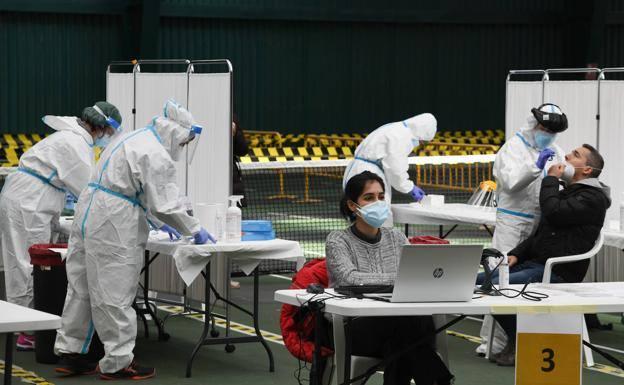 La covid se cobra otra víctima mortal en Burgos y deja 55 positivos