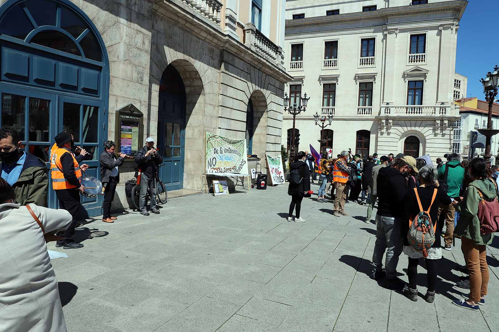 Concentrción contra ls macrogranjas porcinas en Burgos. 