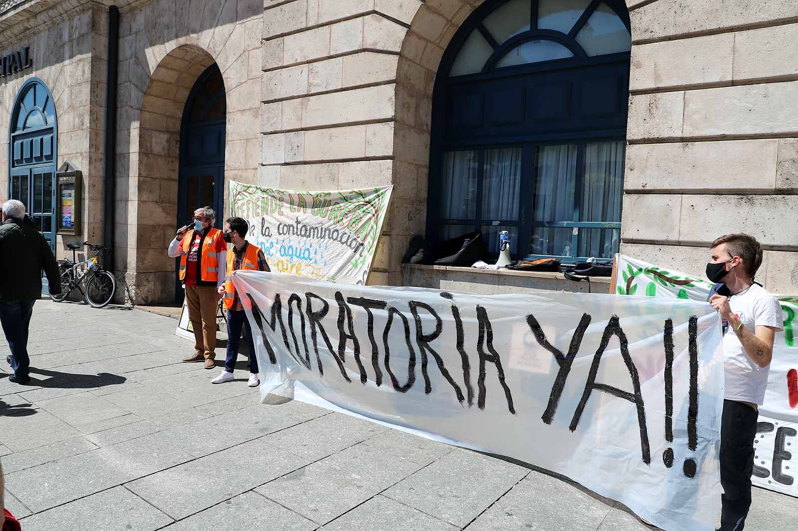 Concentrción contra ls macrogranjas porcinas en Burgos. 