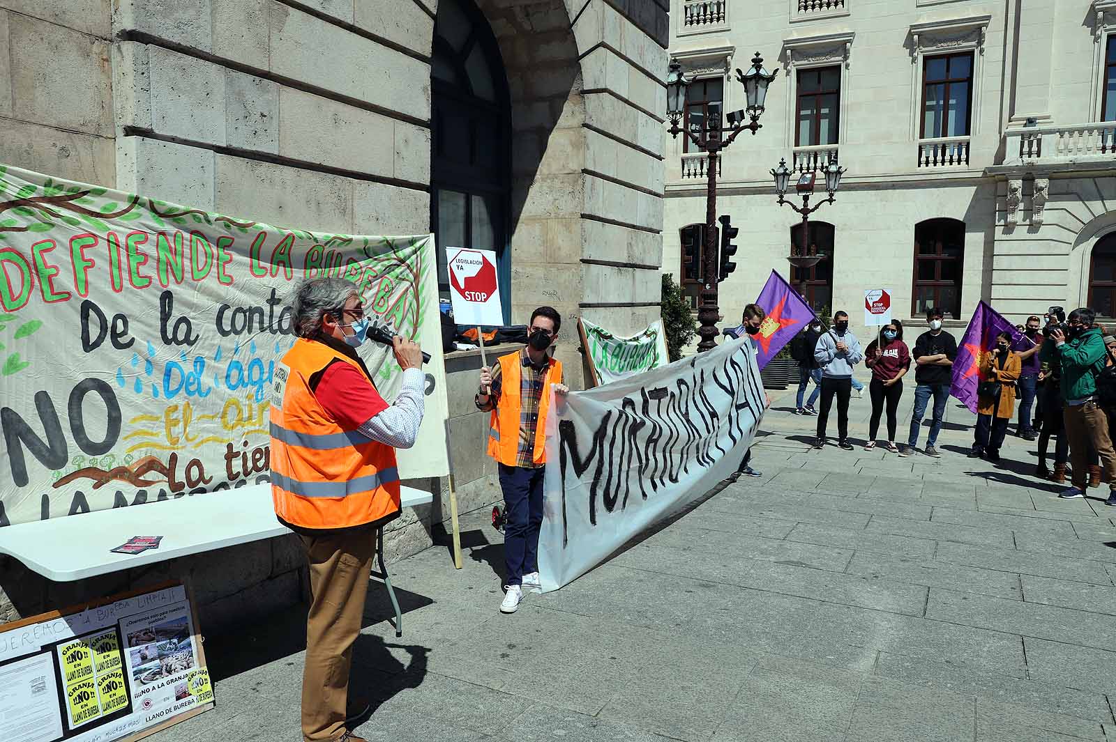 Concentrción contra ls macrogranjas porcinas en Burgos. 