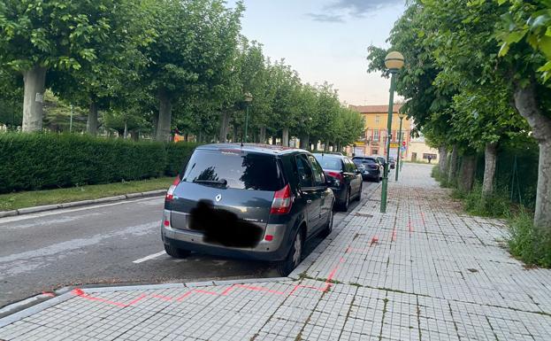 Los vecinos del barrio de El Pilar, en pie de guerra contra la nueva parada de bus urbano