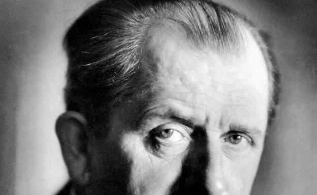 El profesor Ferdinand Porsche