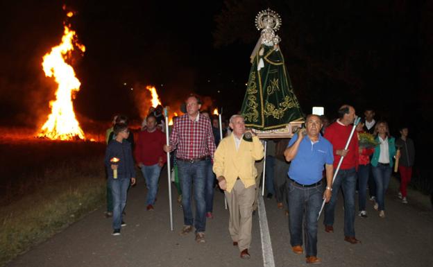 Procesión de la Virgen de Allende el Río en Palenzuela.