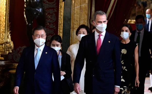 Moon Jae In y Felipe VI, en el Palacio Real de Madrid.