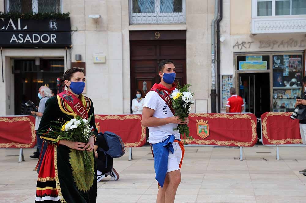 Fotos: La ofrenda floral a Santa María la Mayor en Burgos ha vuelto a la calle