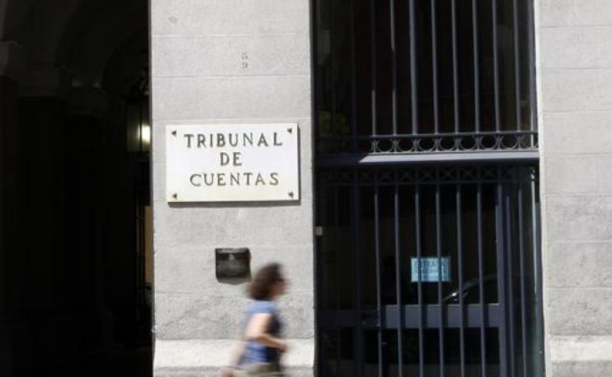 Entrada de la sede del Tribunal de Cuentas en Madrid.