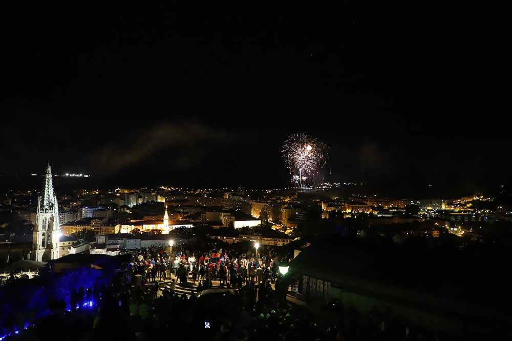 Fotos: Burgos disfruta de los fuegos artificiales en los Sampedros de 2021