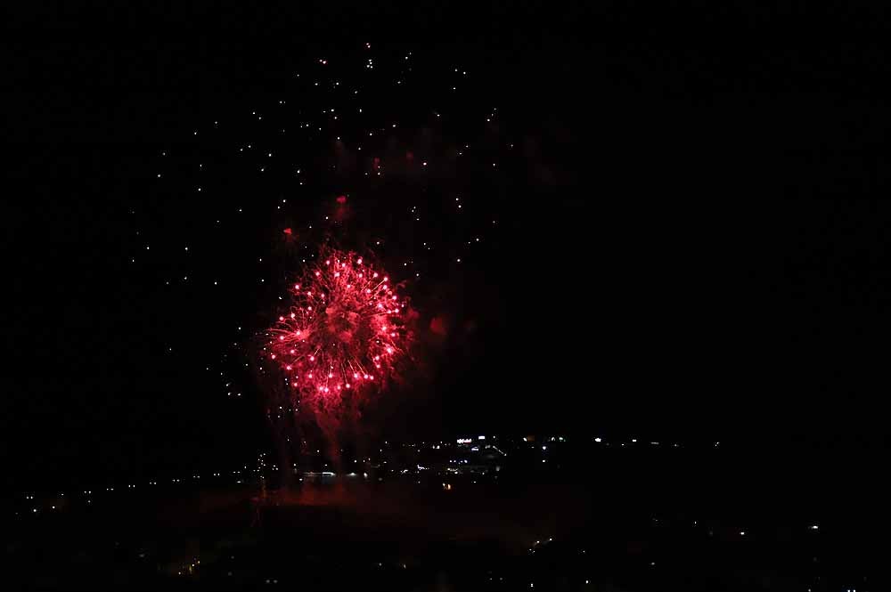 Fotos: Burgos disfruta de los fuegos artificiales en los Sampedros de 2021