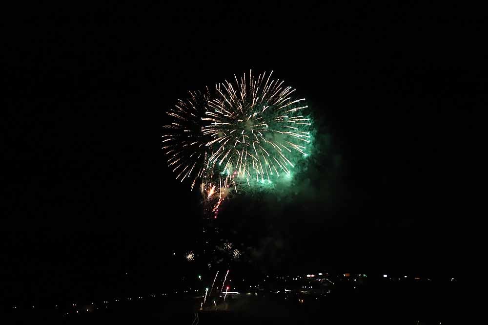 Fotos: Burgos disfruta de los fuegos artificiales en los Sampedros de 2021