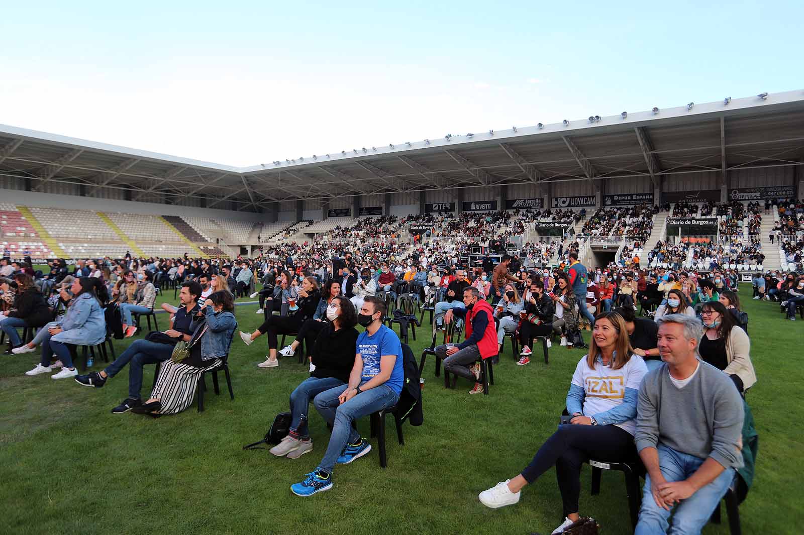 El grupo indie congrega a 2.500 personas en El Plantío en uno de los platos fuertes de los Sampedros