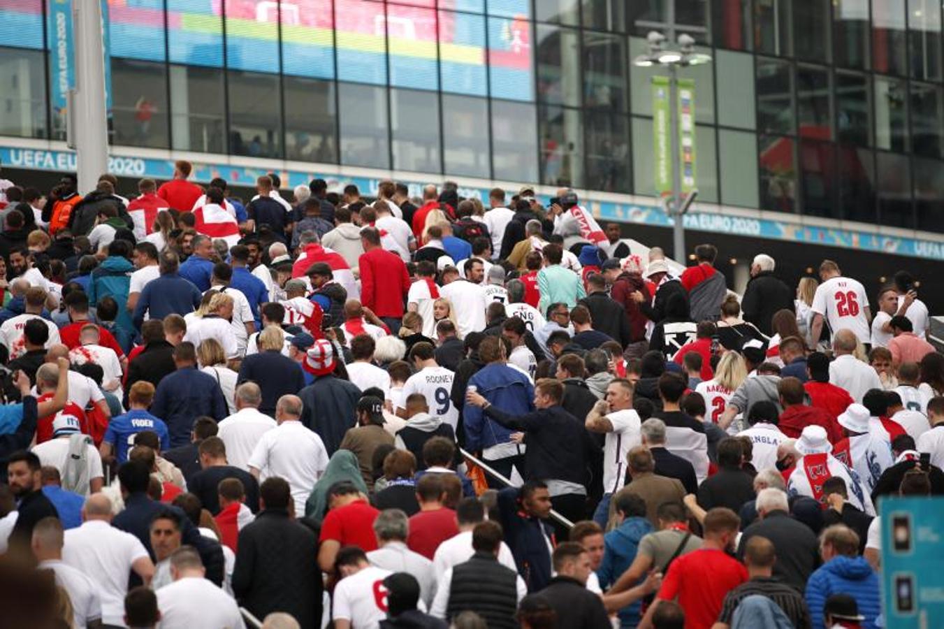 Fotos: Las imágenes de los incidentes en Wembley antes de la final