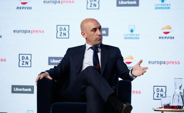 Rubiales plantea una revolución en el formato de la Liga