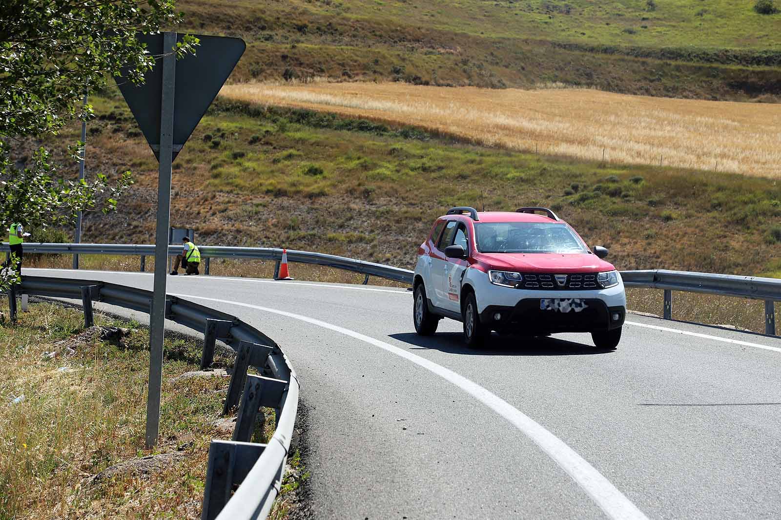 Dos fallecidos y un herido grave en un accidente de tráfico en la AP-1