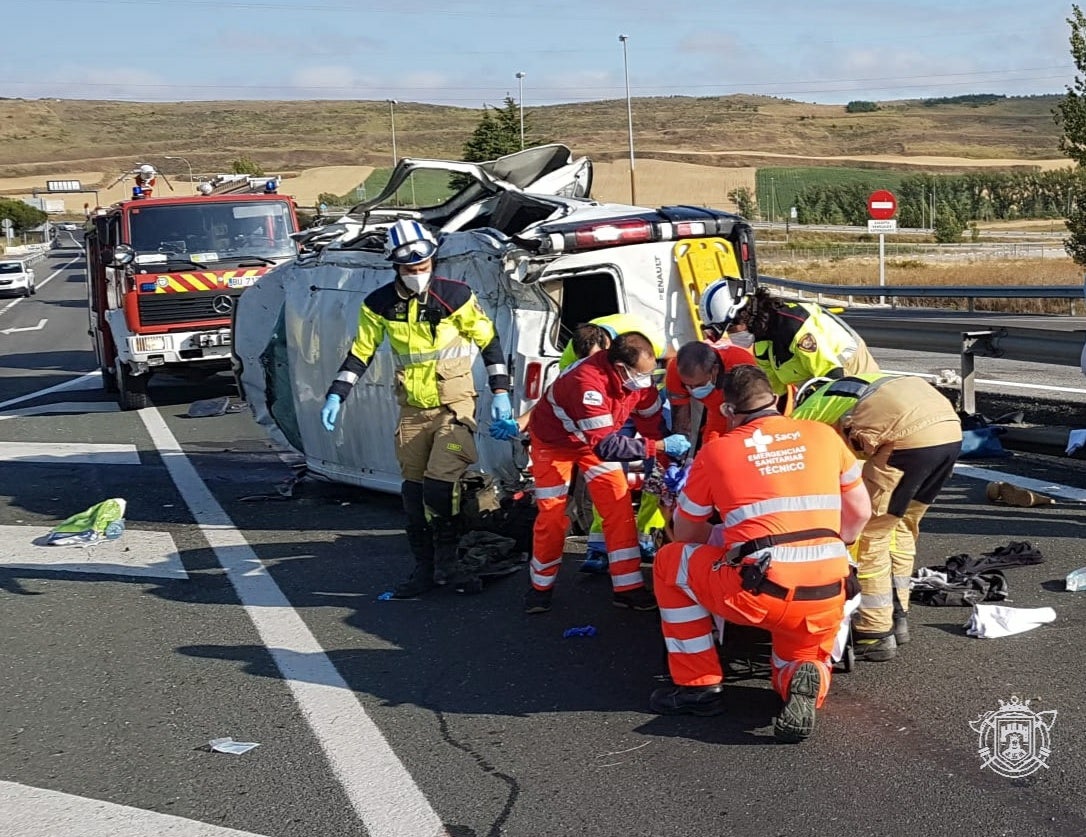 Dos fallecidos y un herido grave en un accidente de tráfico en la AP-1