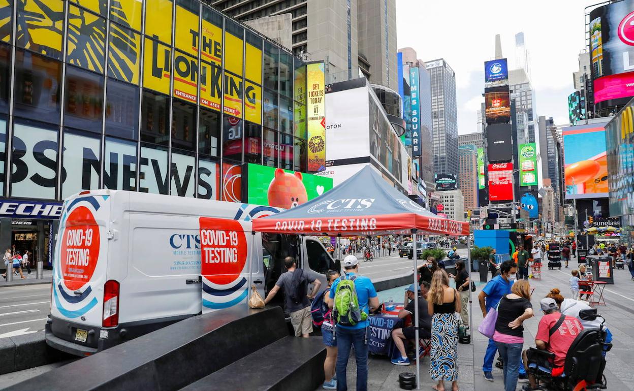 Centro de crivado en una calle de Nueva York.