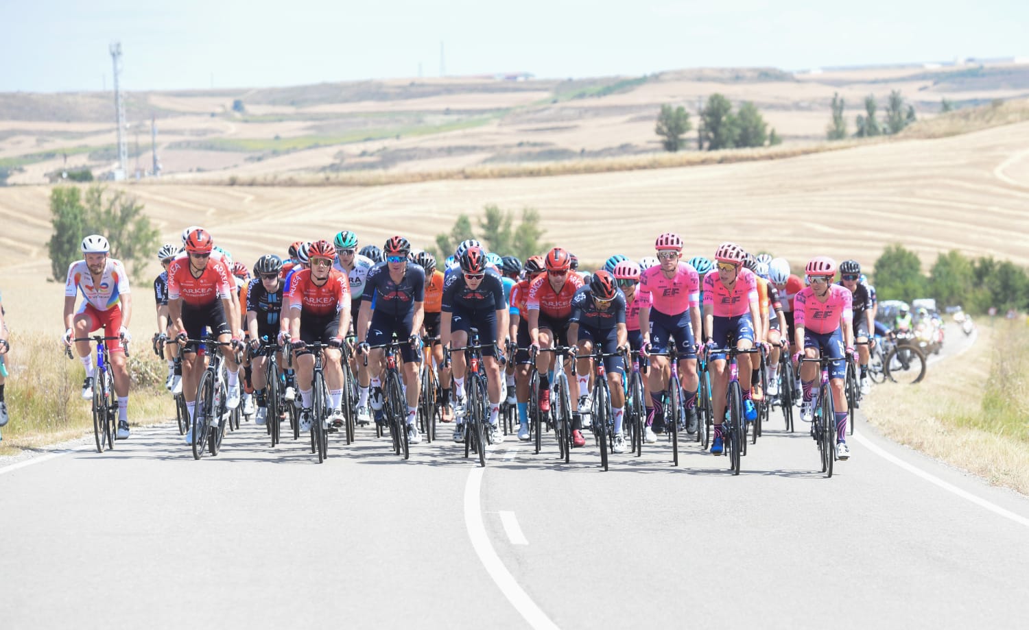 Fotos: Planckaert se enfunda el primer maillot morado de la Vuelta a Burgos