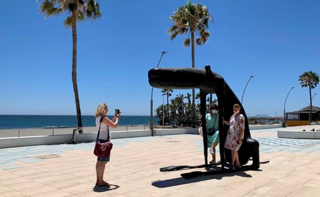 Turistas en Estepona, Málaga.