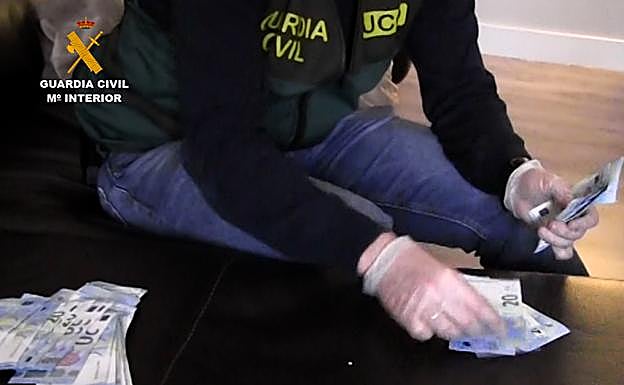 Desmantelan un entramado dedicado al tráfico de drogas y el blanqueo de capitales que operaba en Burgos