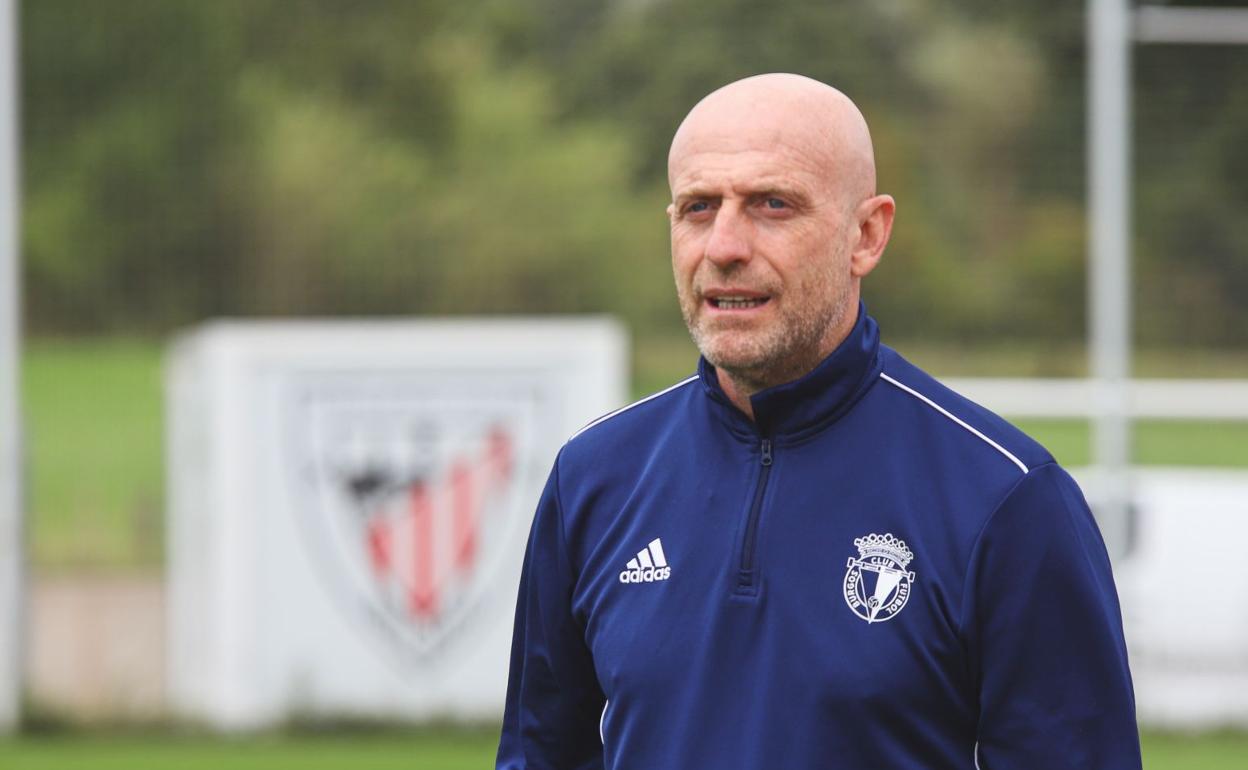 El técnico del Burgos CF, Julián Calero, insiste en que la competición de verdad comienza en una semana.